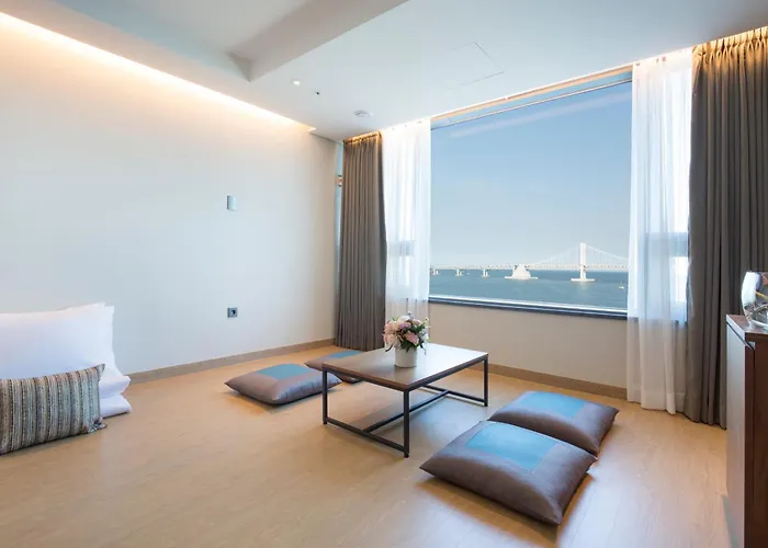 Hotel Bay